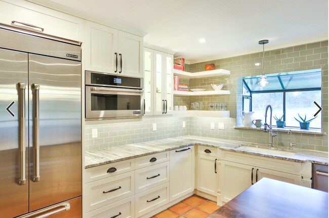 Building Photo - Ferron House