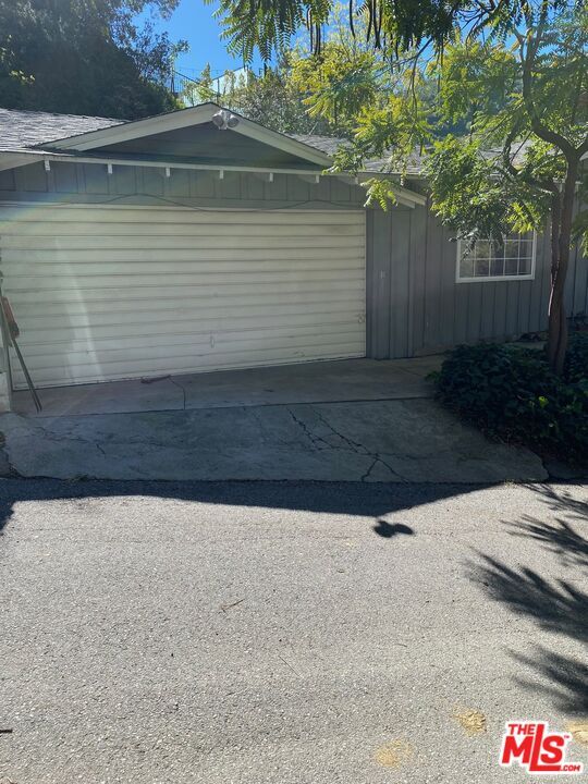 Building Photo - 1712 Benedict Canyon Drive