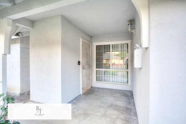 Building Photo - Welcome to Your Stylish Diamond Bar Home!