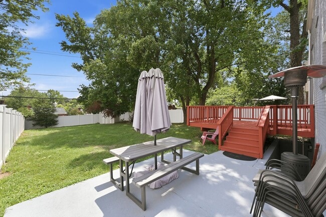 Building Photo - 2341 Belleview Ave