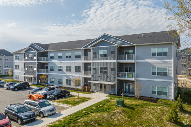 Building Photo - Black River Flats