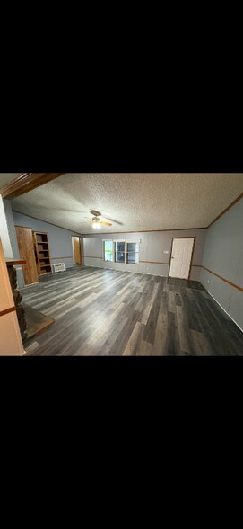 Building Photo - 1 Sunny Ln