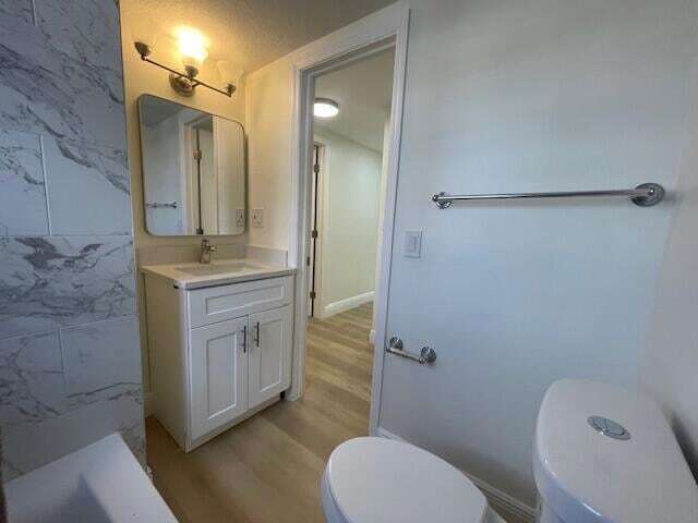 Building Photo - 302 N Tamarind Ave