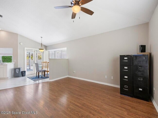 Building Photo - 1026 Blossom Dr