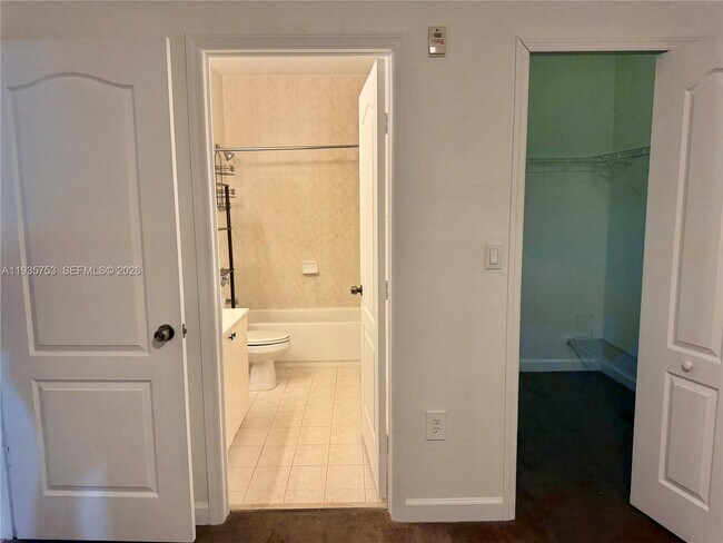 Building Photo - 1692 SE 29th Ct