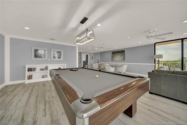 Building Photo - 10680 S Ocean Dr