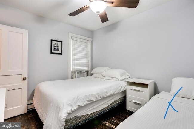 Building Photo - 1211 33rd St NW