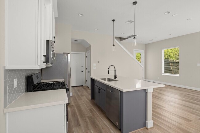 Building Photo - 3208 Bostic St