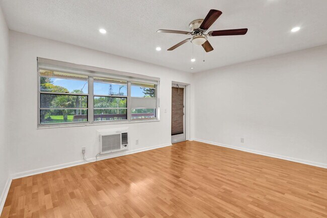 Building Photo - 181 Canterbury H