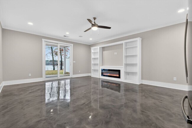 Building Photo - You can't beat this lakefront Clemson townhome! Brand New Construction!