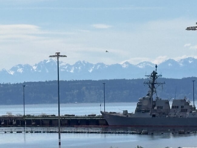 Building Photo - 2601 Grand Ave