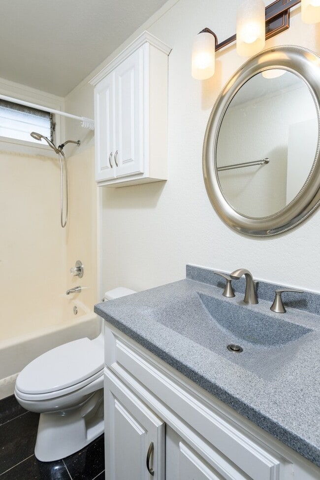 Building Photo - Waiau Gardens 2 bedroom