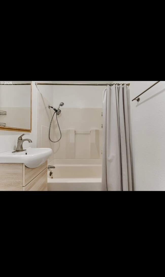 Building Photo - 155 N McKinley St