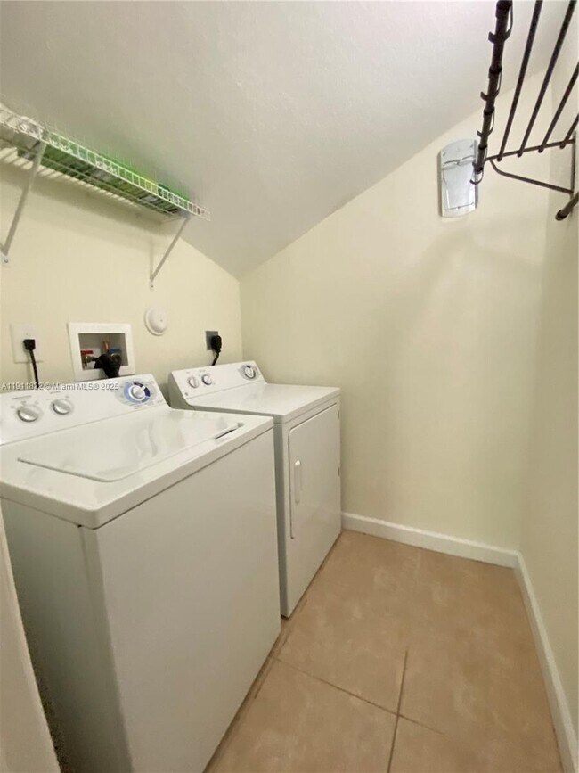 Building Photo - 3066 NW 103rd Path