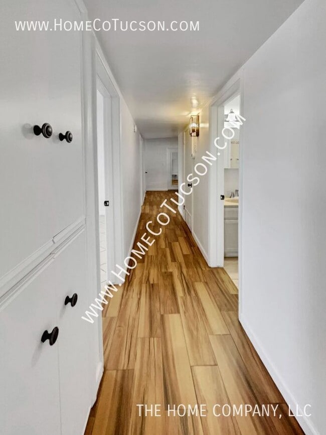 Building Photo - 720 W Alturas St