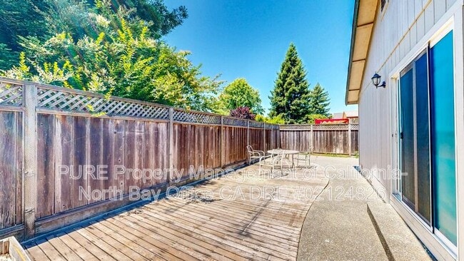 Building Photo - 1107 Navarro St