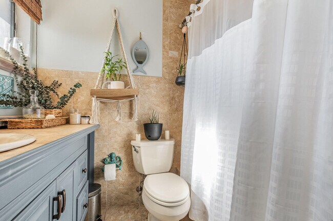 Building Photo - 1279 S Orlando Ave