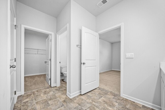 Building Photo - 1512 Mountain View Dr