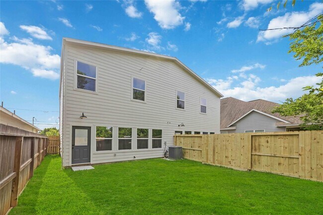 Building Photo - 8210 Lawler St