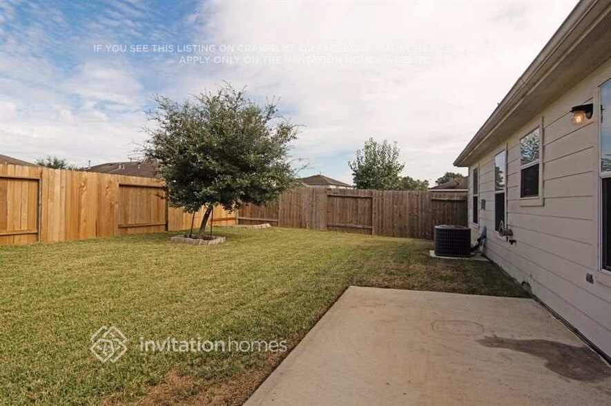 Building Photo - 8119 White Arbor Ct