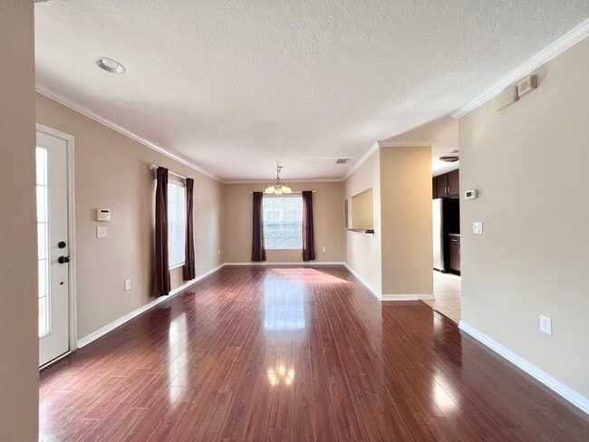 Building Photo - Gorgeous 3-bedroom, 2 1/2-bath End Unit To...