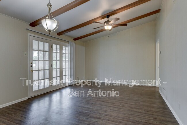 Building Photo - 847 Boulder Dr