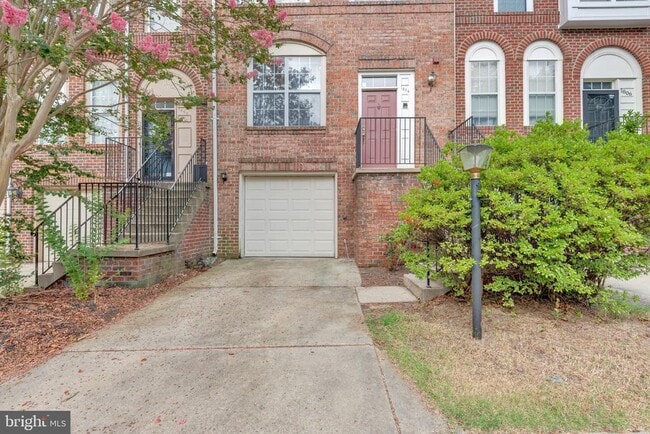Primary Photo - 1804 Manorfield Ct