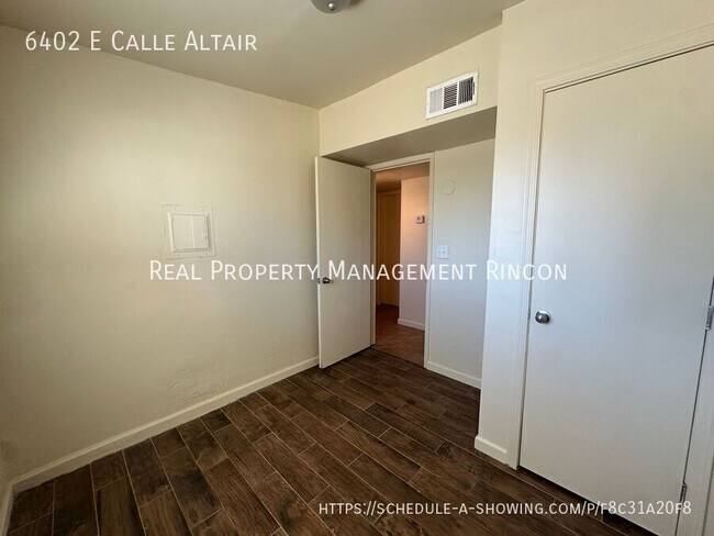 Building Photo - 6402 E Calle Altair