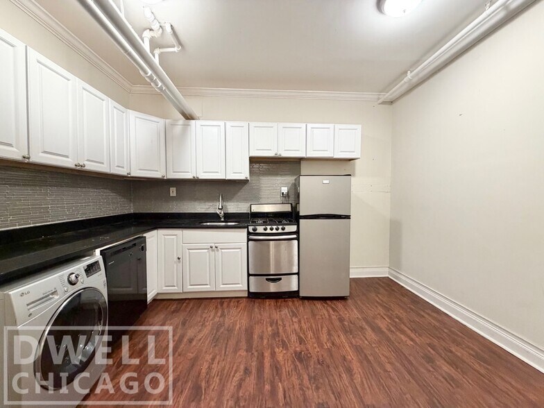 Building Photo - 2121 N Dayton St