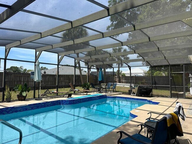 Building Photo - 818 Mendoza Dr
