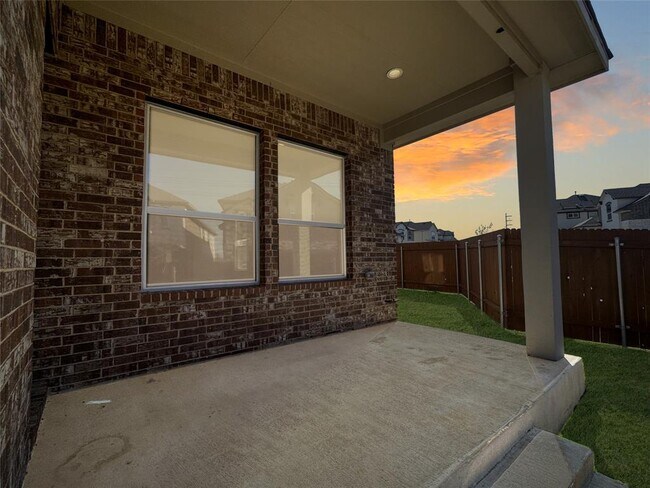 Building Photo - 1245 Westborough Ln