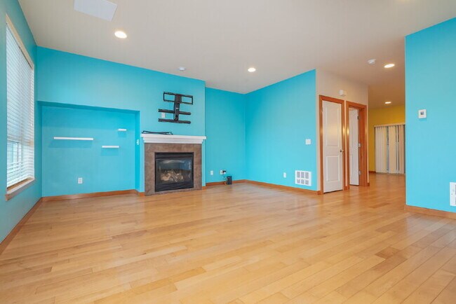 Building Photo - 16410 1st Dr SE