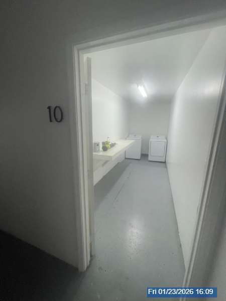 Building Photo - IMMEDIATE MOVE IN!