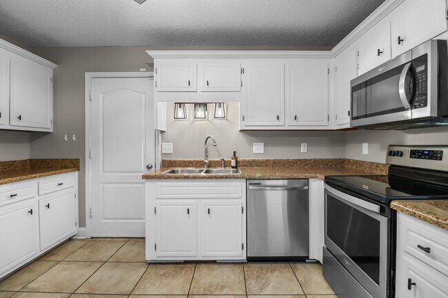 Building Photo - 3795 McAllister Dr