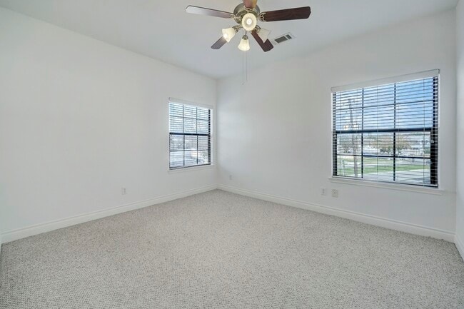 Building Photo - 7539 Highmeadow Dr