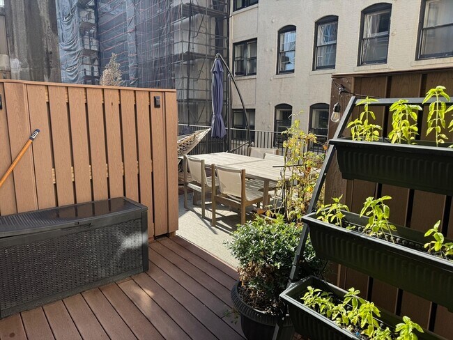 Building Photo - 416 Commonwealth Ave