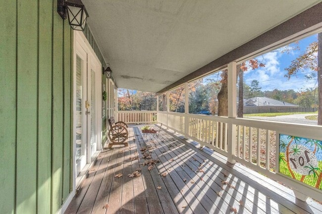 Building Photo - 107 Lazy Trail