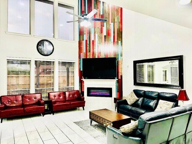 Building Photo - 5902 Crestford Park Ln