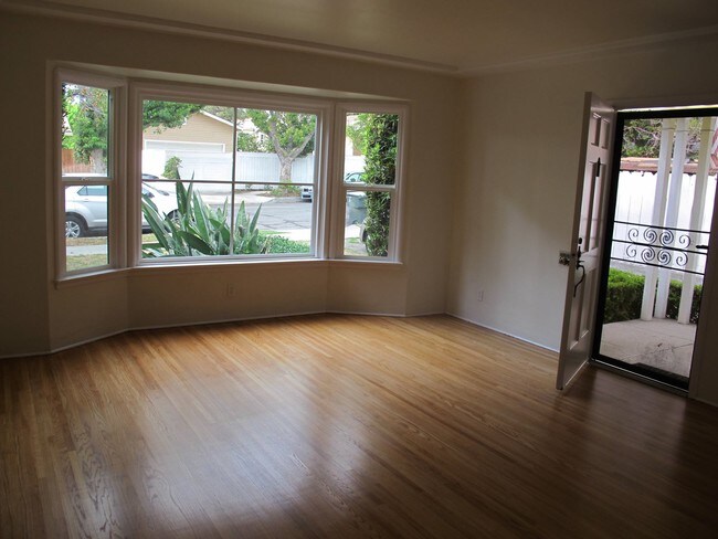 Front living room - 1172 Ruberta Ave