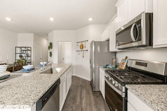 Building Photo - 811 Grovebury Ct