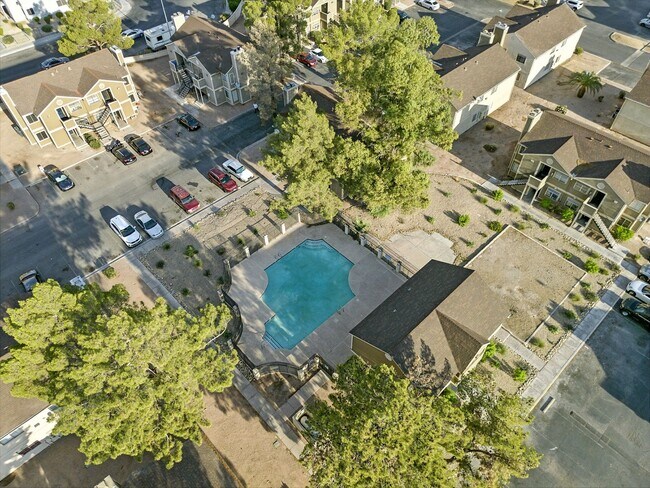 Building Photo - Spacious 2-Bedroom Condo with Fireplace – ...