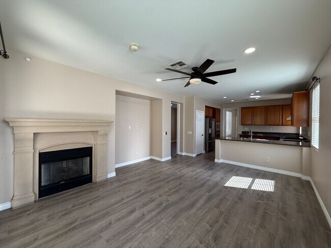 Building Photo - Ana Verde 3 bedroom