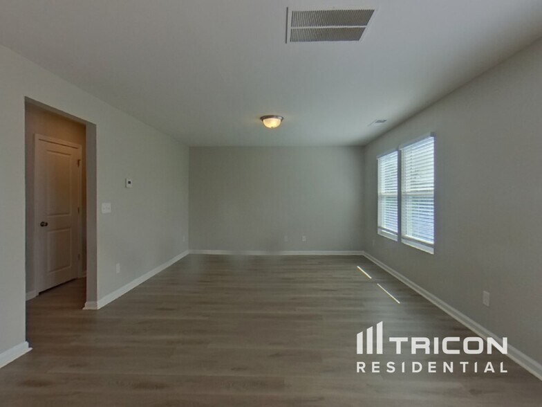 Building Photo - 106 Radford Ct