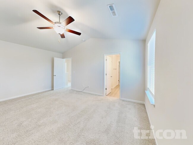 Building Photo - 35 Drake Cir