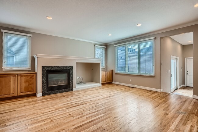 Building Photo - 247 S Garfield St