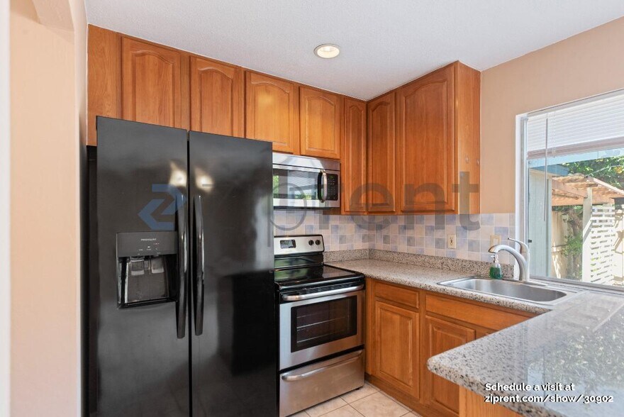 Building Photo - 27561 Stromberg Ct