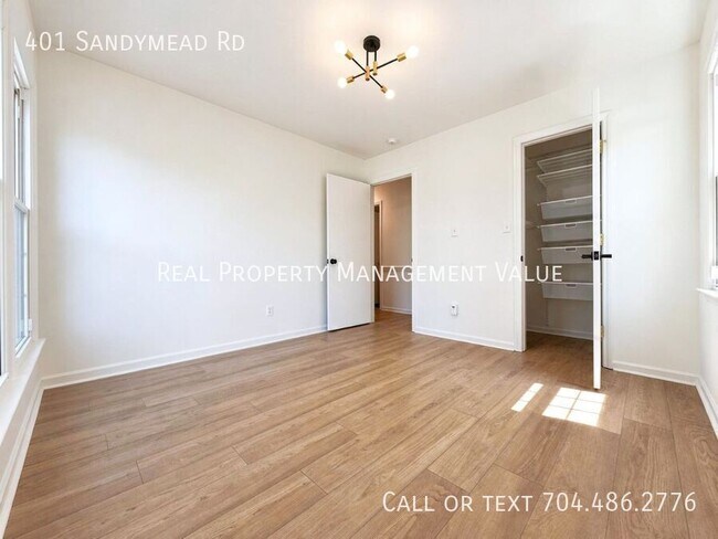 Building Photo - 401 Sandymead Rd