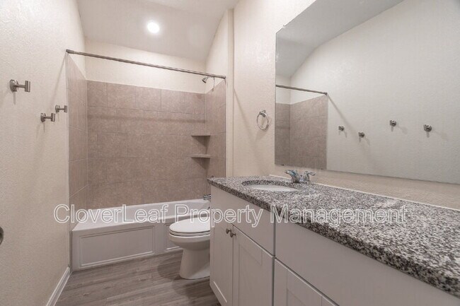 Building Photo - 422 Angel Trumpet Ct