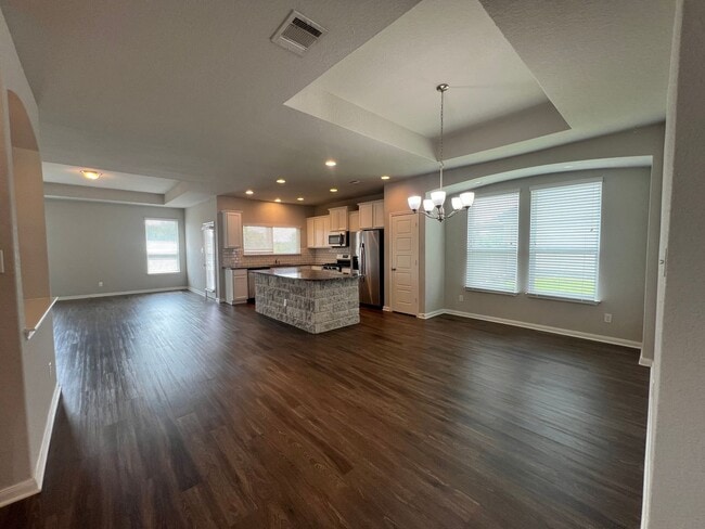 Building Photo - Beautiful 3/2 home in Oak Creek Estates,  ...