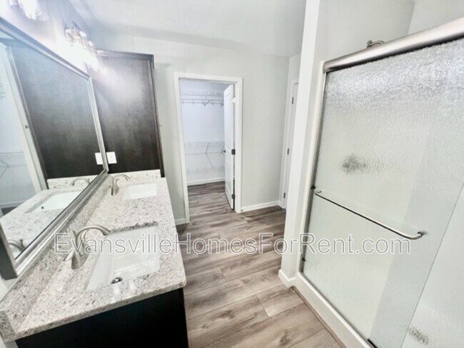 Building Photo - 12841 Halle Dr